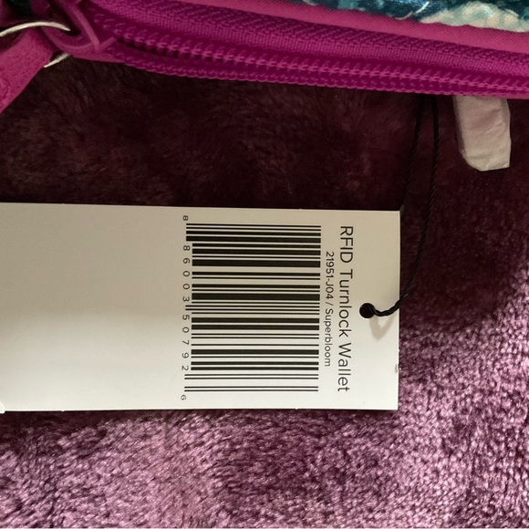 Vera Bradley RFID Turnlock Wallet in Superbloom - Picture 5 of 5